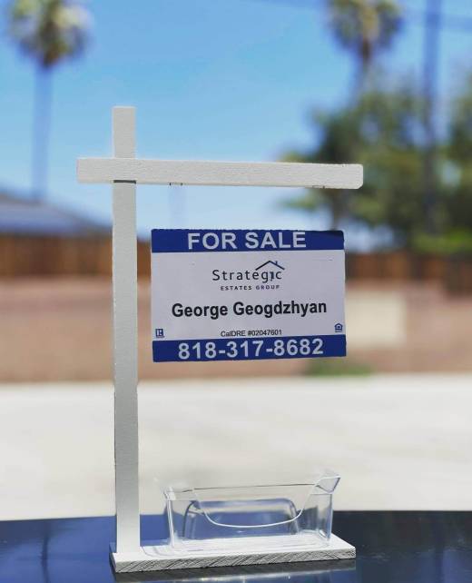 Real estate signs Glendale